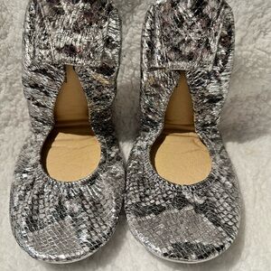 Brand new, never worn Galena Snakes Sorehouse Flats size 10